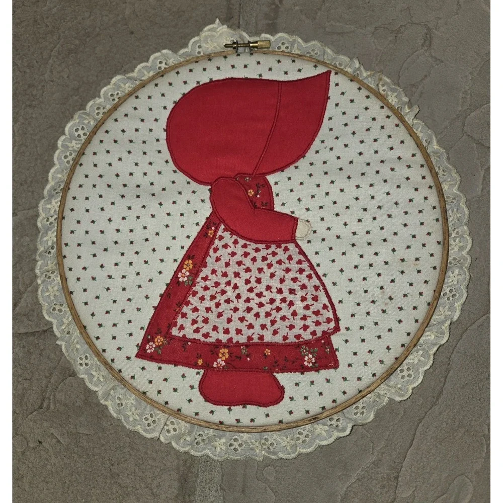 SET VINTAGE SUNBONNET SUE & OVERALL BILL Wall Art Hangings Embroidery Wood Hoops